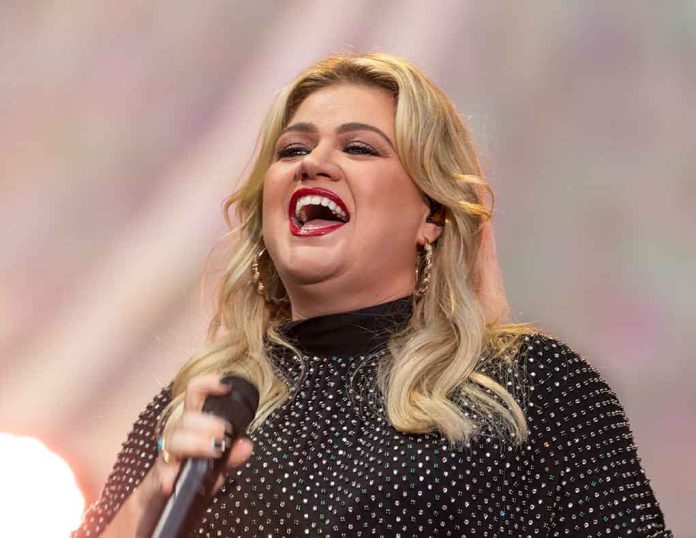 Kelly Clarkson Opens Up About Her New Christmas Song